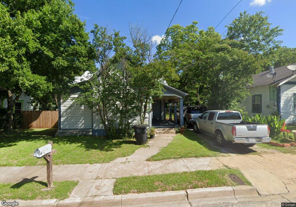 111 W Wilson St, Cleburne, TX 76033 - photo 1