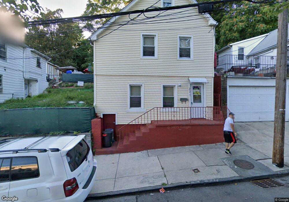 221 Edwards Place, Yonkers, NY 10703 - photo 1