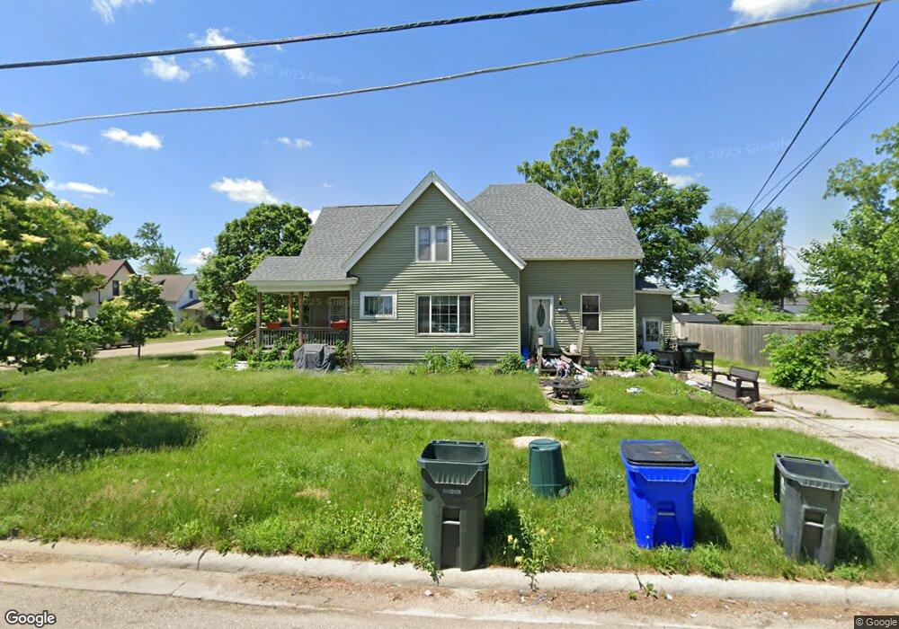 308 5th St NW, Cedar Rapids, IA 52405 - photo 1