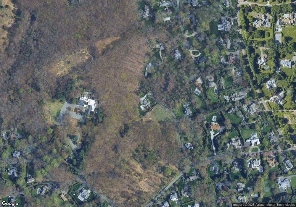 9 Tanglewood Ln, Westport, CT 06880 - photo 1