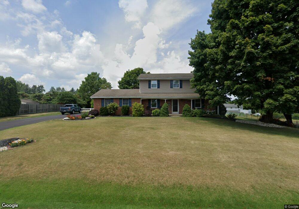 1431 Crest Vu Ln, Coplay, PA 18037 - photo 1