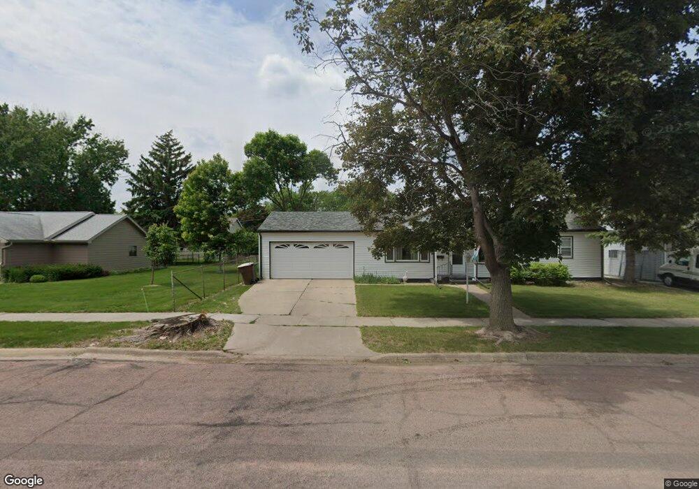 1300 E 4th Ave, Mitchell, SD 57301 - photo 1