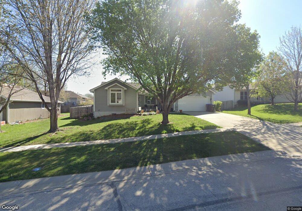 3528 SW Westport Dr, Topeka, KS 66614 - photo 1
