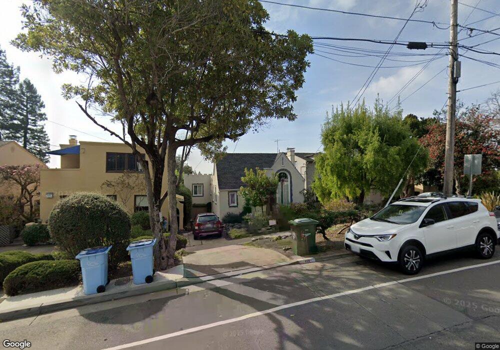 906 Spruce St, Berkeley, CA 94707 - photo 1