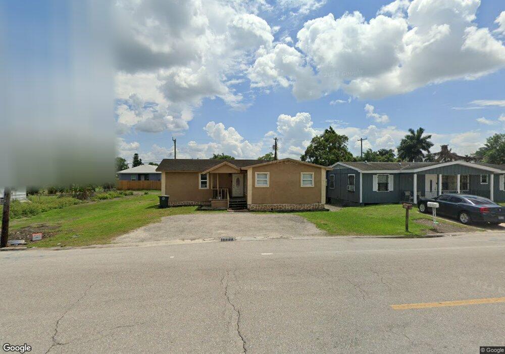 533 SW 9th St, Belle Glade, FL 33430 - photo 1