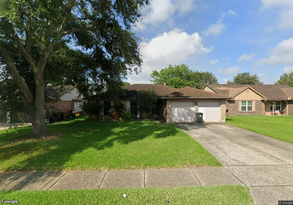 16754 Manowar Ln, Friendswood, TX 77546 - photo 1