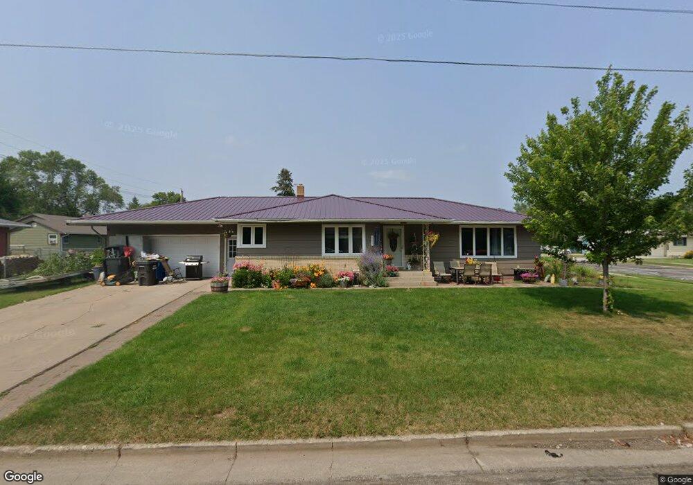 903 10th St NE, Jamestown, ND 58401 - photo 1