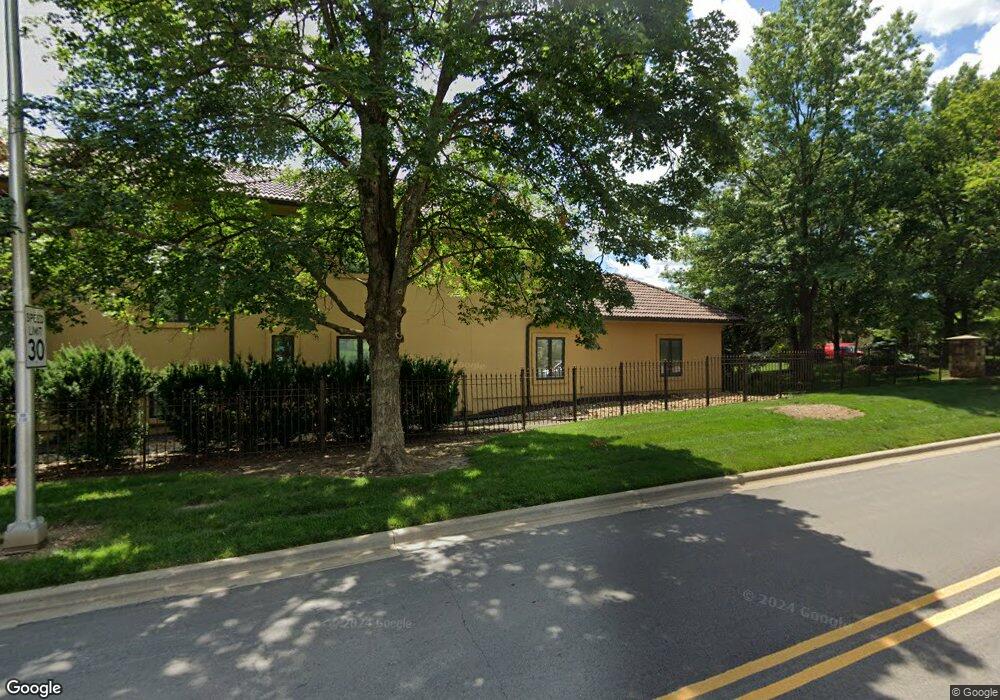 8305 Maplewood Ln, Lenexa, KS 66215 - photo 1