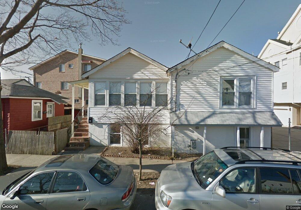 209 Beach 3rd St, Far Rockaway, NY 11691 - photo 1