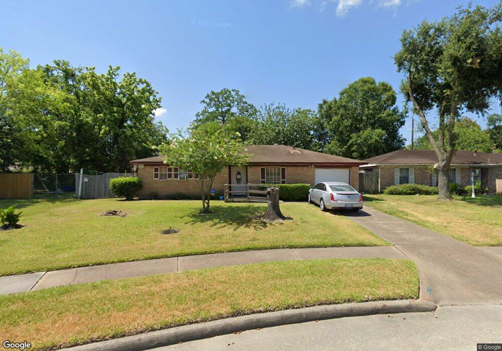 1303 Rim Rock Dr, Houston, TX 77088 - photo 1