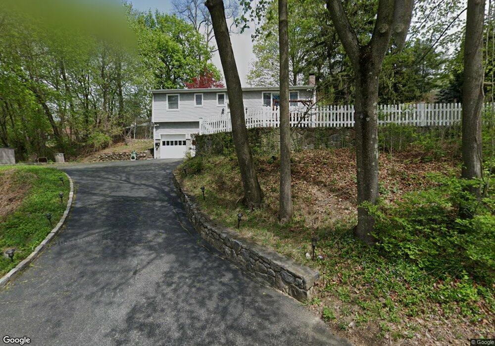 85 Old Post Rd S, Croton On Hudson, NY 10520 - photo 1