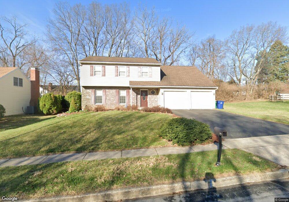 908 Oak Ln, Reading, PA 19610 - photo 1