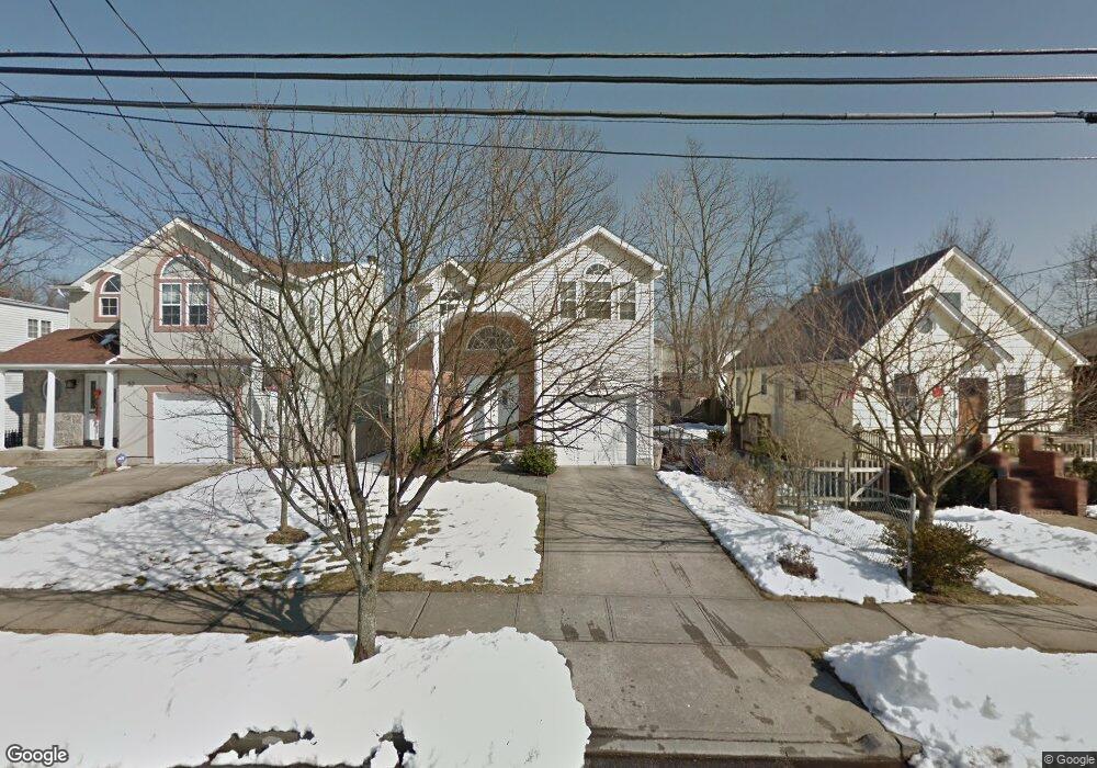 50 Edgewood Rd, Port Washington, NY 11050 - photo 1