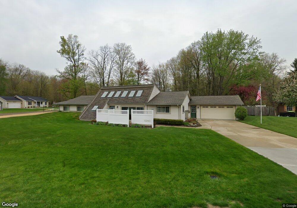 5250 Birchcrest Dr, Swartz Creek, MI 48473 - photo 1
