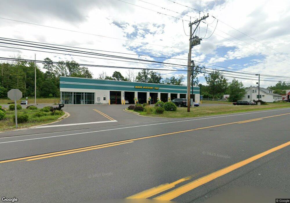 304 S Mountain Blvd, Nuangola, PA 18707 - photo 1