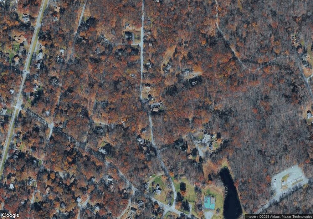 1038 Maple Lake Dr, Bushkill, PA 18324 - photo 1