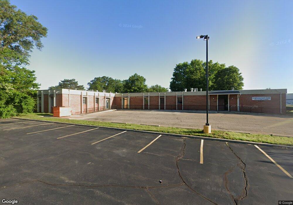 3301 SW Van Buren St, Topeka, KS 66611 - photo 1