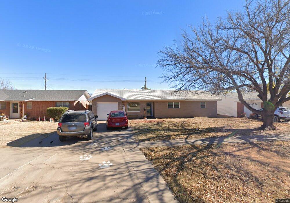 1502 Ennis St, Plainview, TX 79072 - photo 1