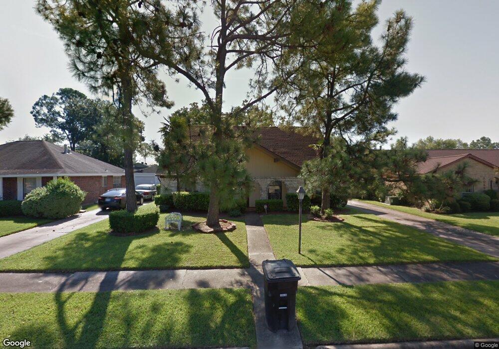 10502 Sagebriar Dr, Houston, TX 77089 - photo 1