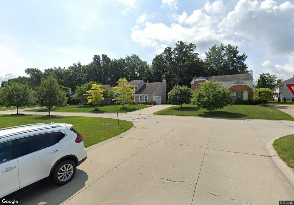 1749 Poppleton Dr, West Bloomfield, MI 48324 - photo 1