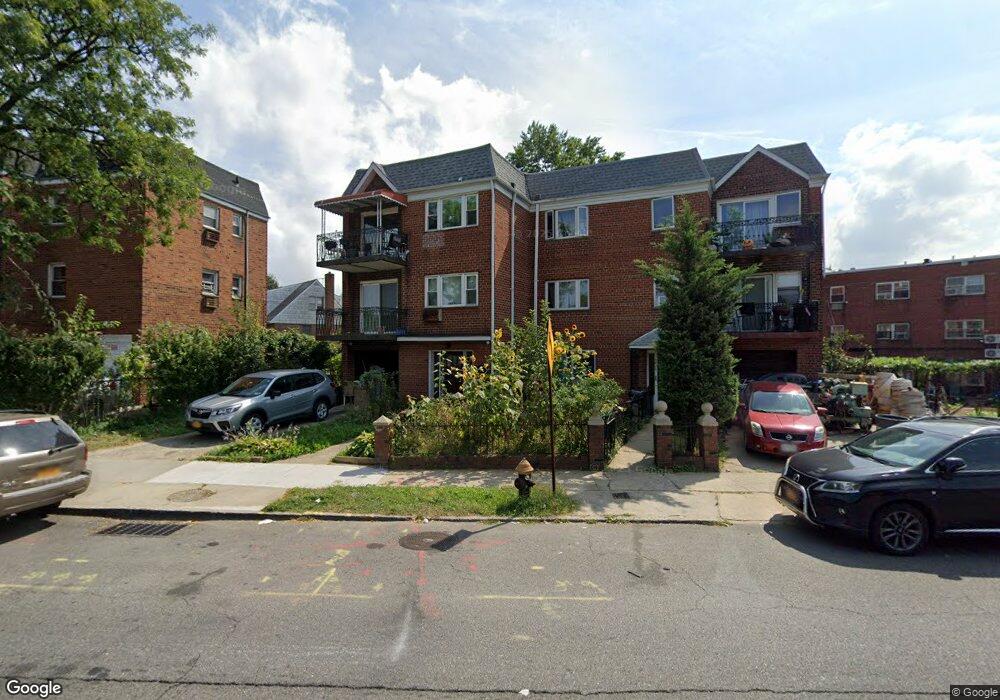 5621 College Point Blvd, Flushing, NY 11355 - photo 1