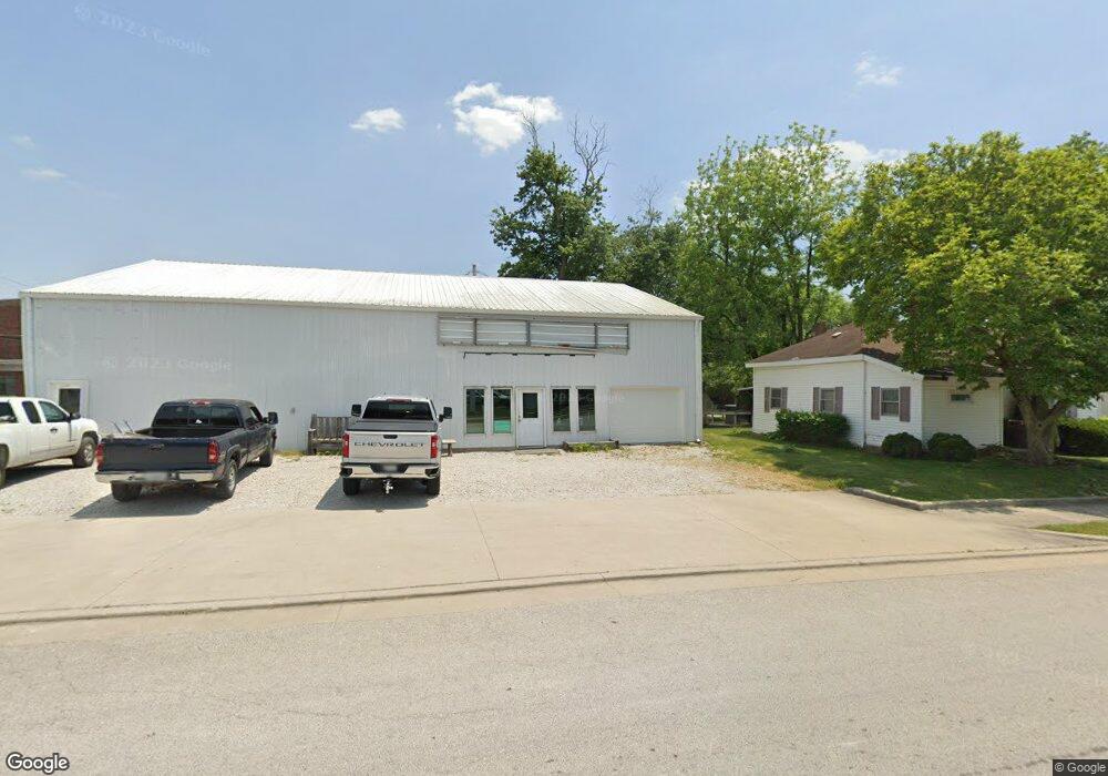 109 N Indiana St, Roachdale, IN 46172 - photo 1