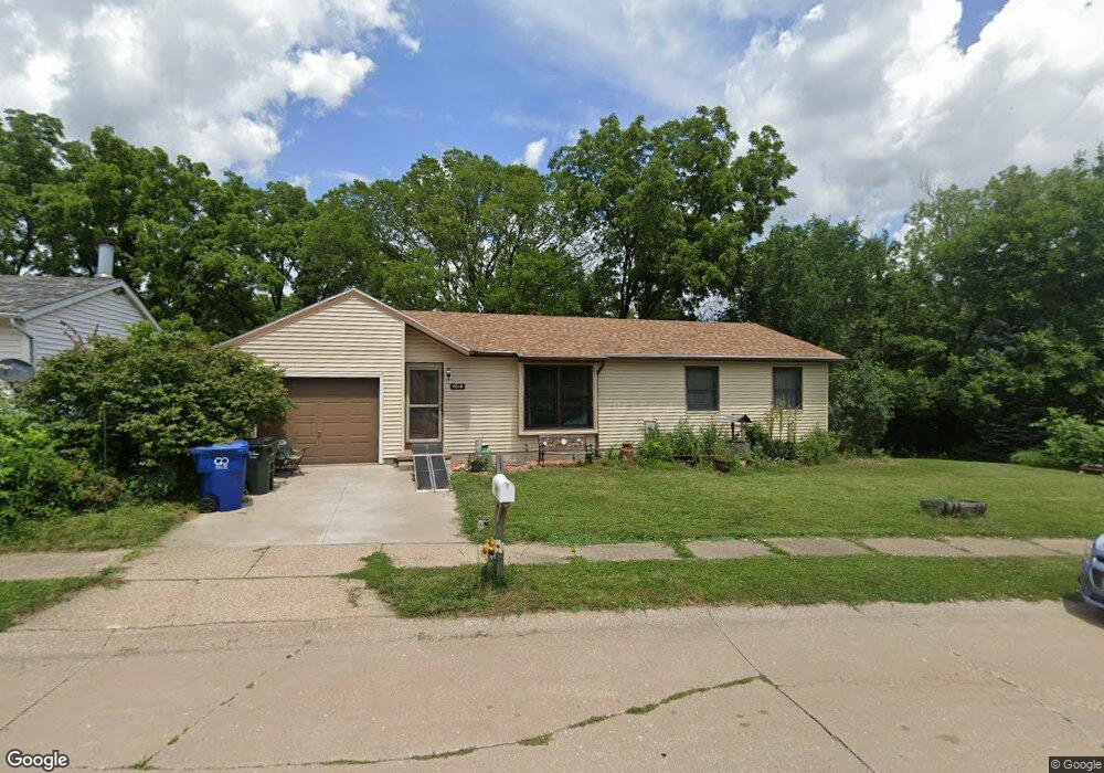 4014 Greenway Dr, Davenport, IA 52804 - photo 1