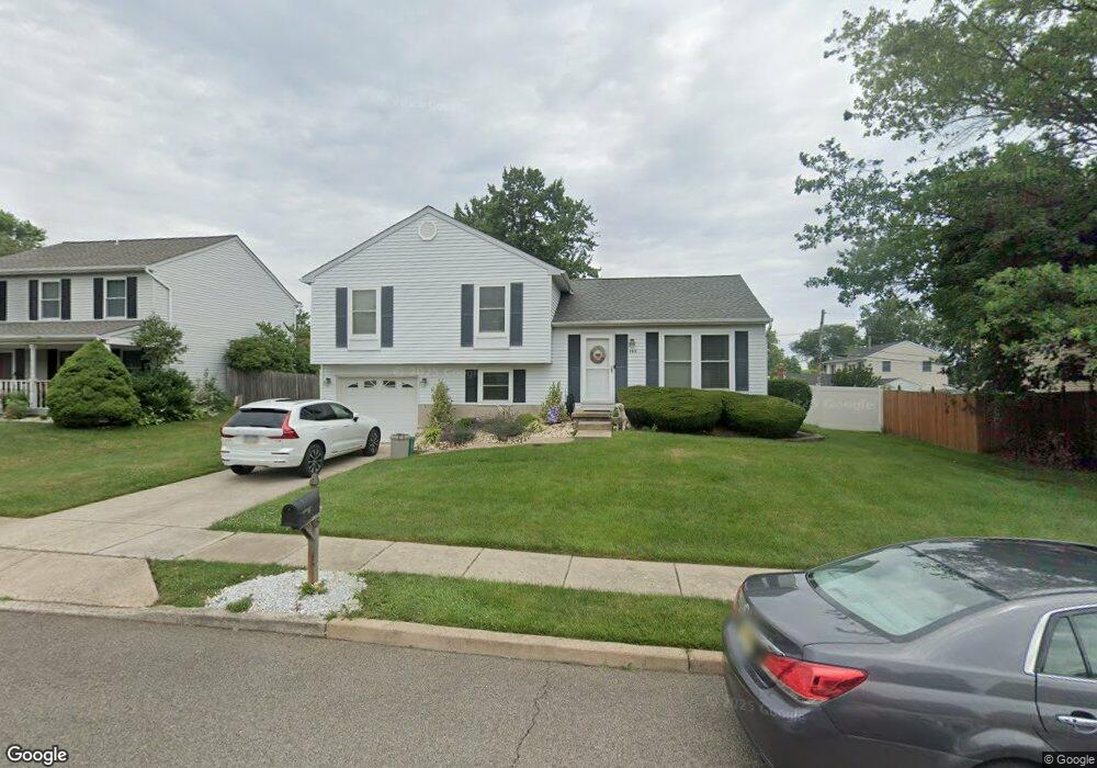 135 Penns Grant Dr, Morrisville, PA 19067 - photo 1