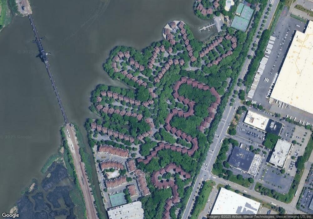 302 Sunset Key unit 302, Secaucus, NJ 07094 - photo 1