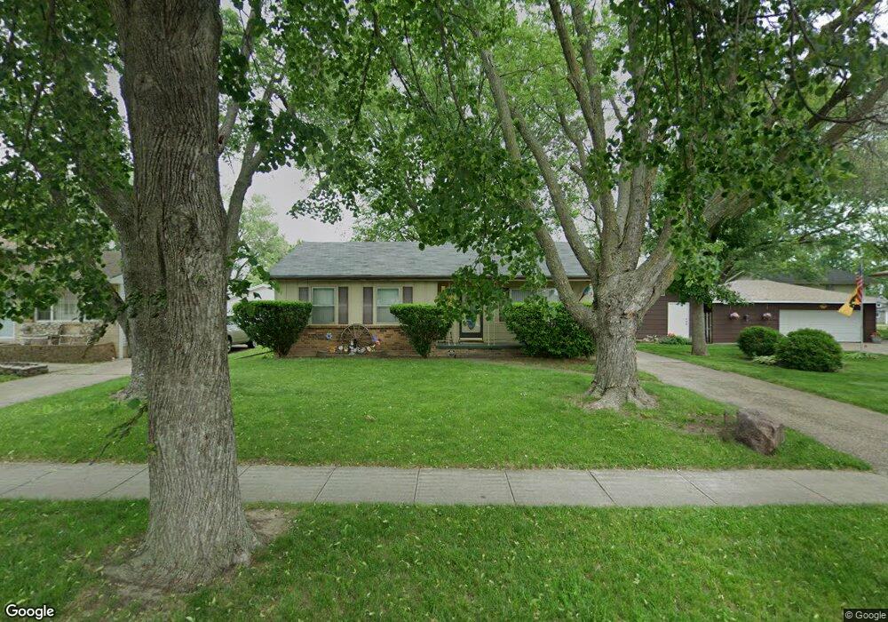 4111 E 24th Ct, Des Moines, IA 50317 - photo 1