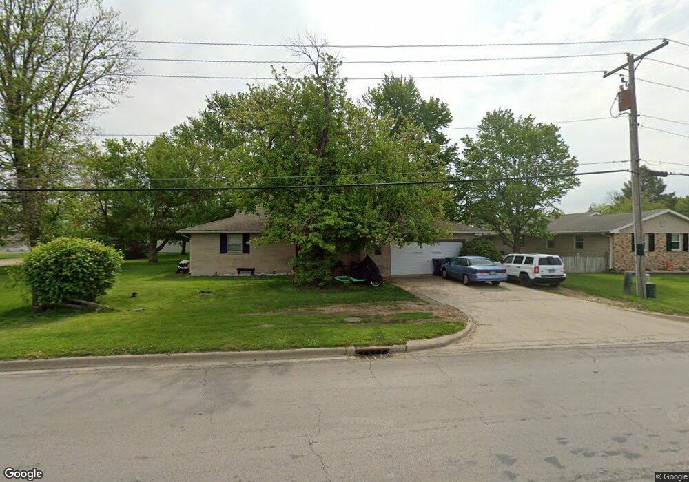 1020 S 6th St, Mattoon, IL 61938 - photo 1