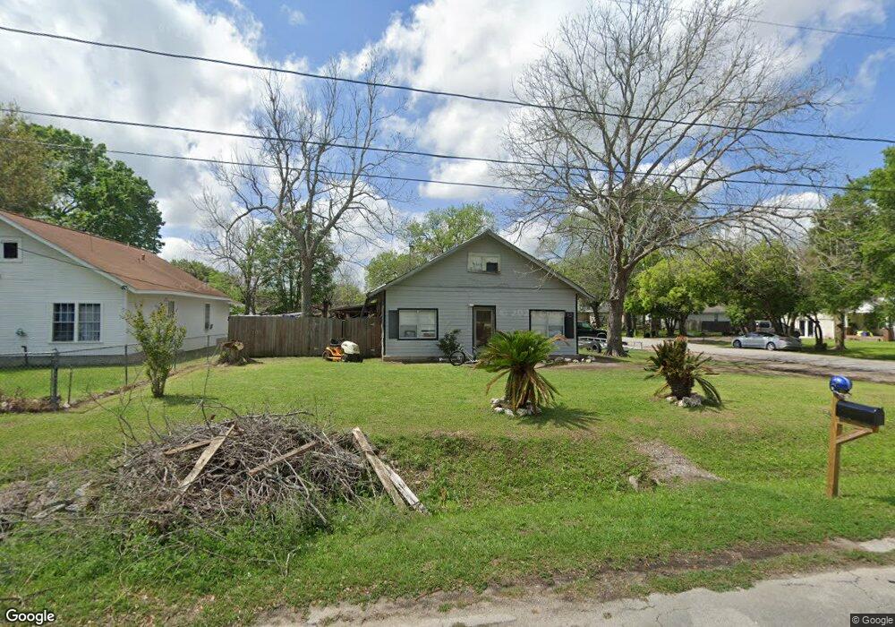 2504 Elm Ave, Bay City, TX 77414 - photo 1