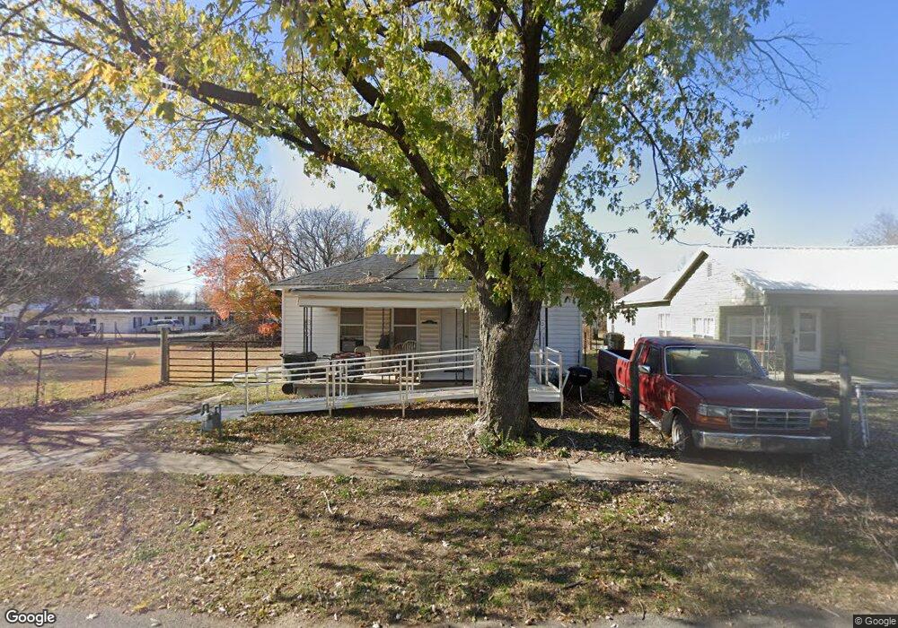 303 N Ferguson St, Henryetta, OK 74437 - photo 1
