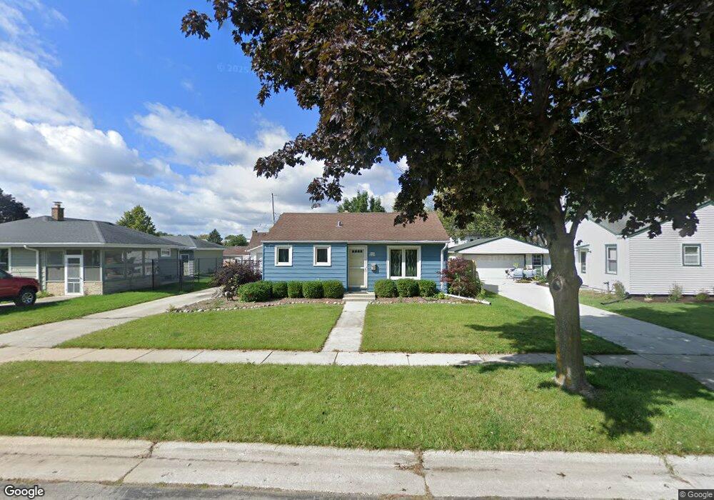 W166N8417 Dardis Ave, Menomonee Falls, WI 53051 - photo 1