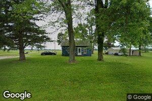 18 W Waggoner Ave, Waggoner, IL 62572