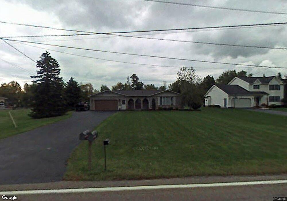 2738 Homeyer Rd, North Tonawanda, NY 14120 - photo 1