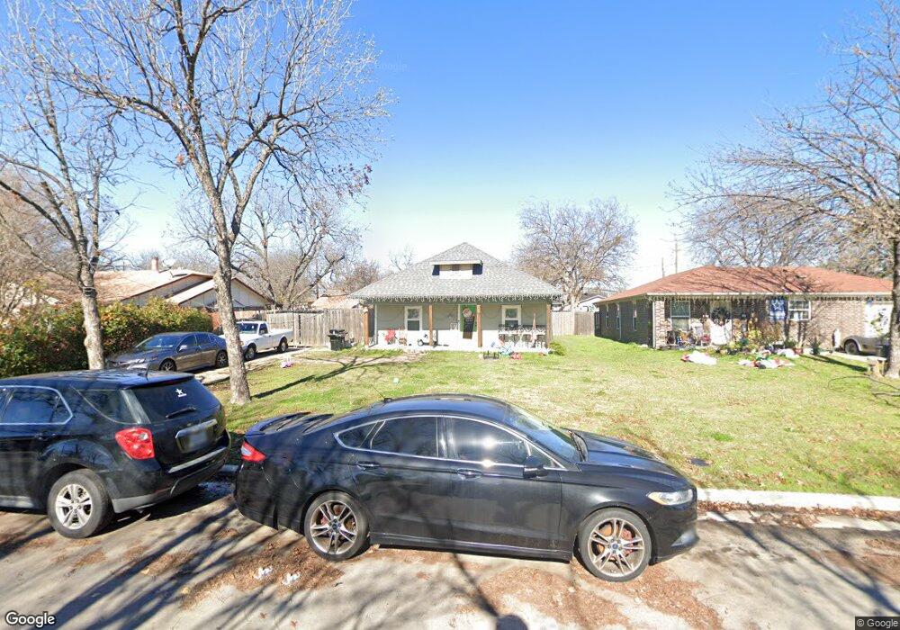 718 Bonham St, Grand Prairie, TX 75050 - photo 1