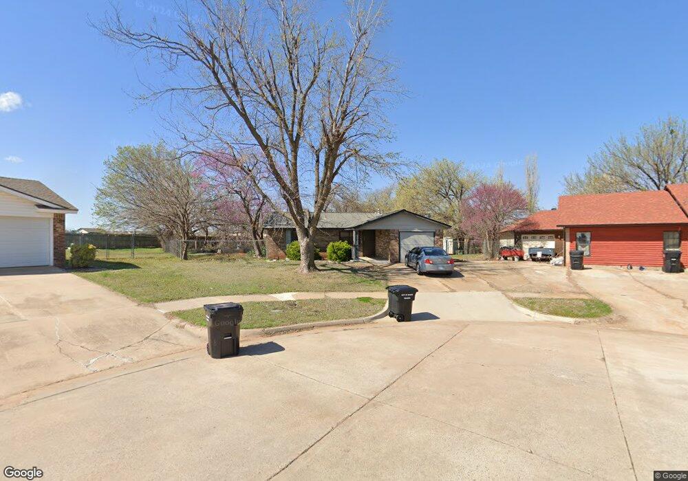 817 N Ramblin Oaks Dr, Moore, OK 73160 - photo 1