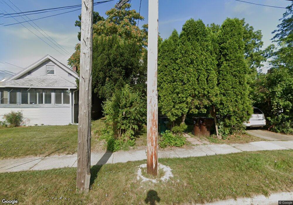 811 N Jenison Ave, Lansing, MI 48915 - photo 1