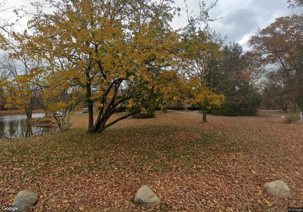 2185 Locklin Ln, West Bloomfield, MI 48324 - photo 1