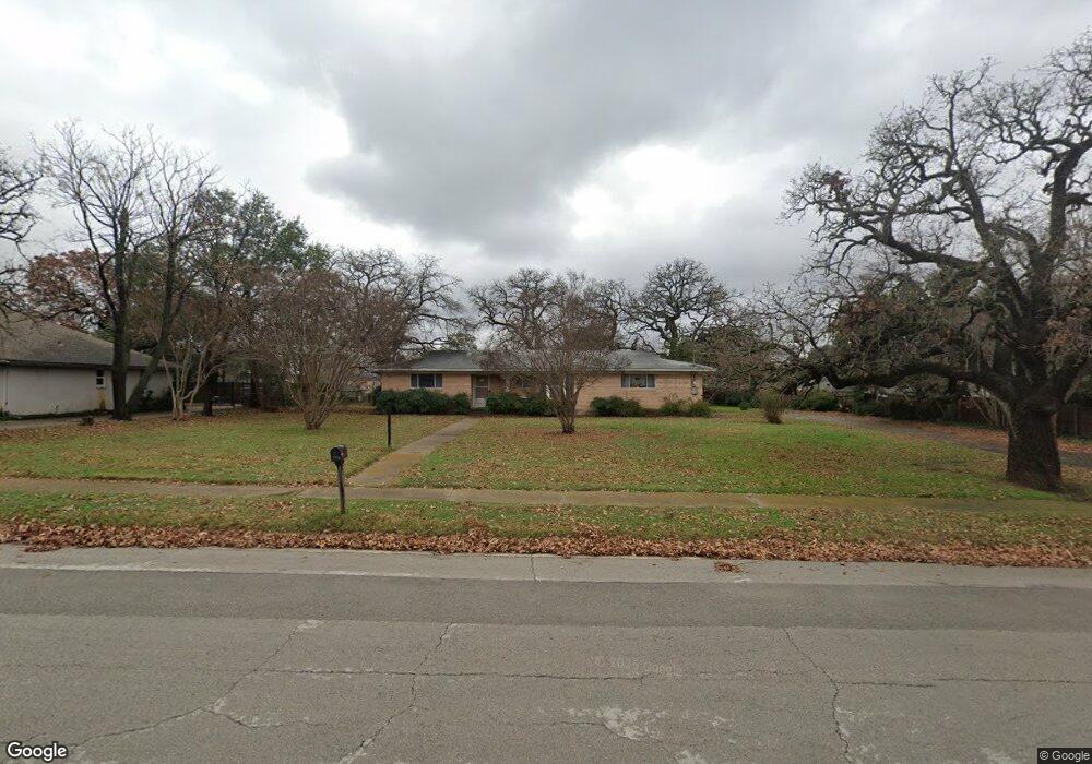 433 Cannon Dr, Hurst, TX 76054 - photo 1
