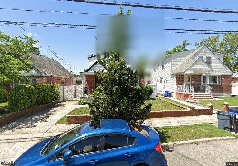 8230 Little Neck Pkwy, Glen Oaks, NY 11004 - photo 1