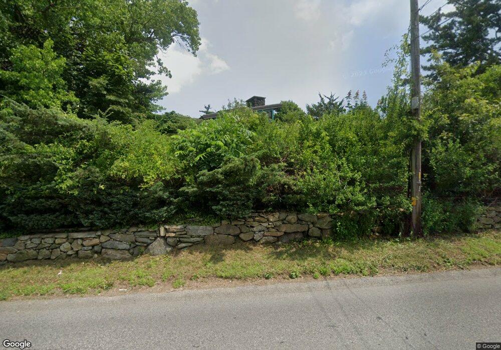 627 Elm St, South Dartmouth, MA 02748 - photo 1