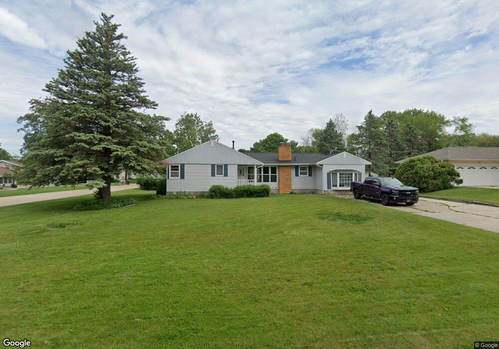 1708 Primrose Dr, Cedar Falls, IA 50613 - photo 1