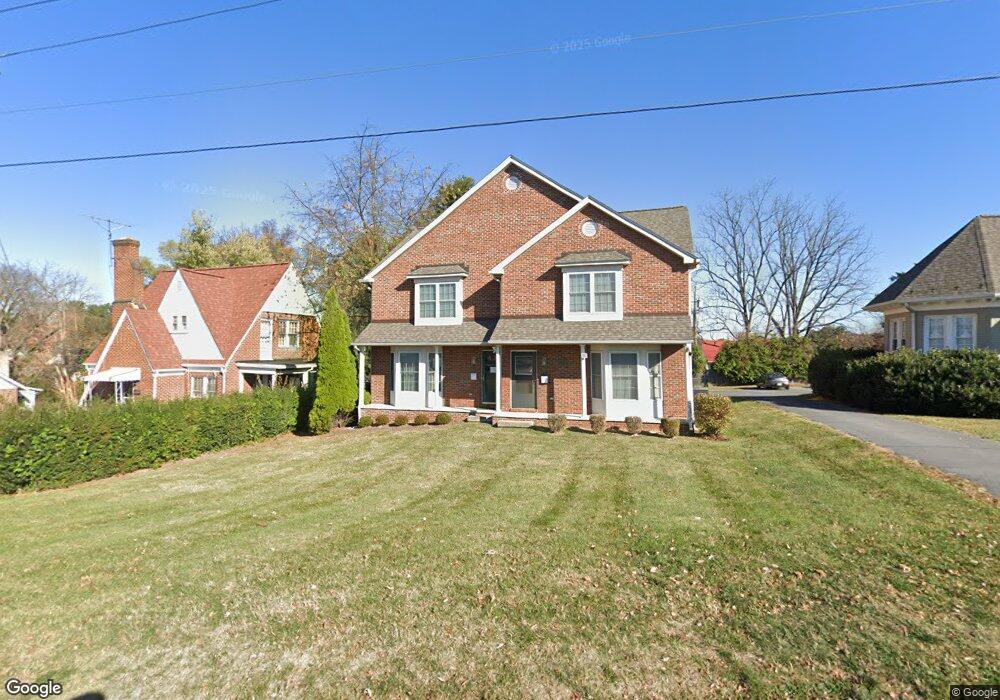 1423 W Broad St, Waynesboro, VA 22980 - photo 1