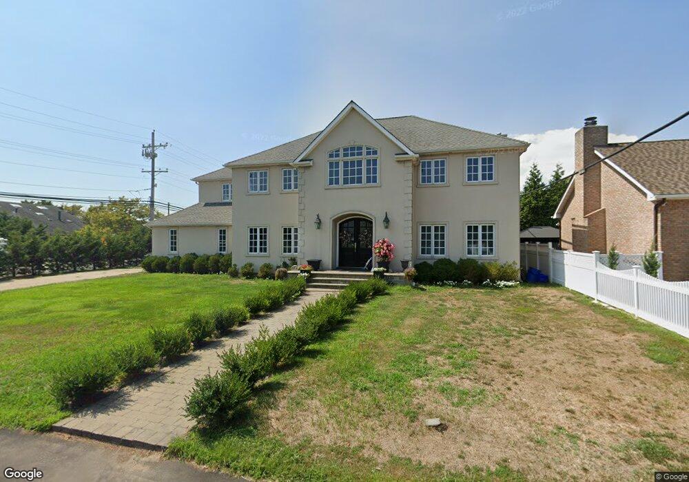 93 Dutchess Blvd, Atlantic Beach, NY 11509 - photo 1