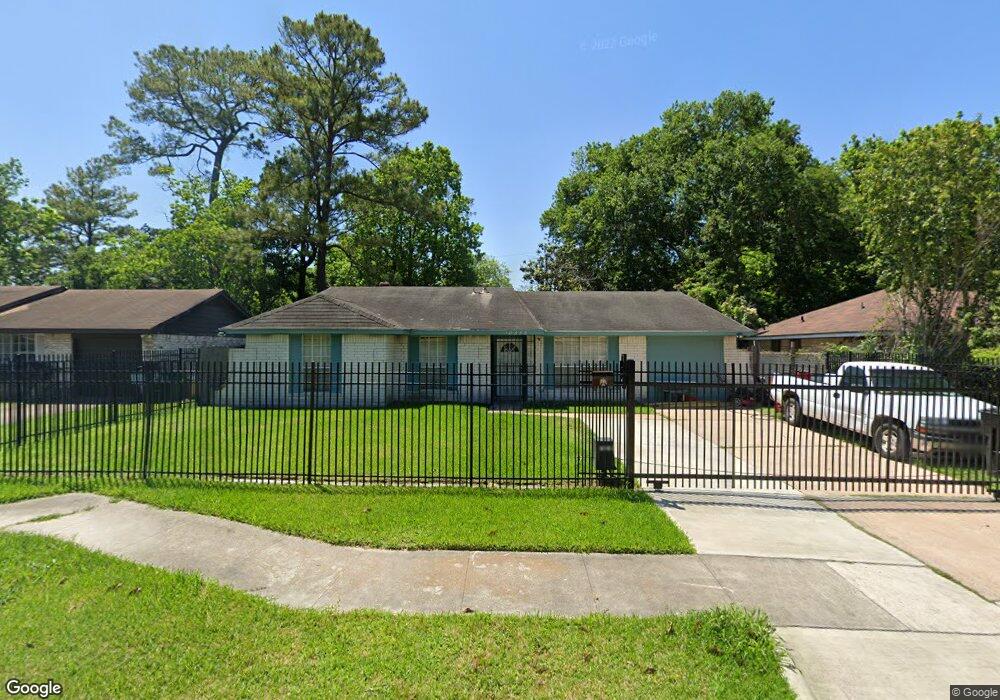 10333 Woodwick St, Houston, TX 77016 - photo 1