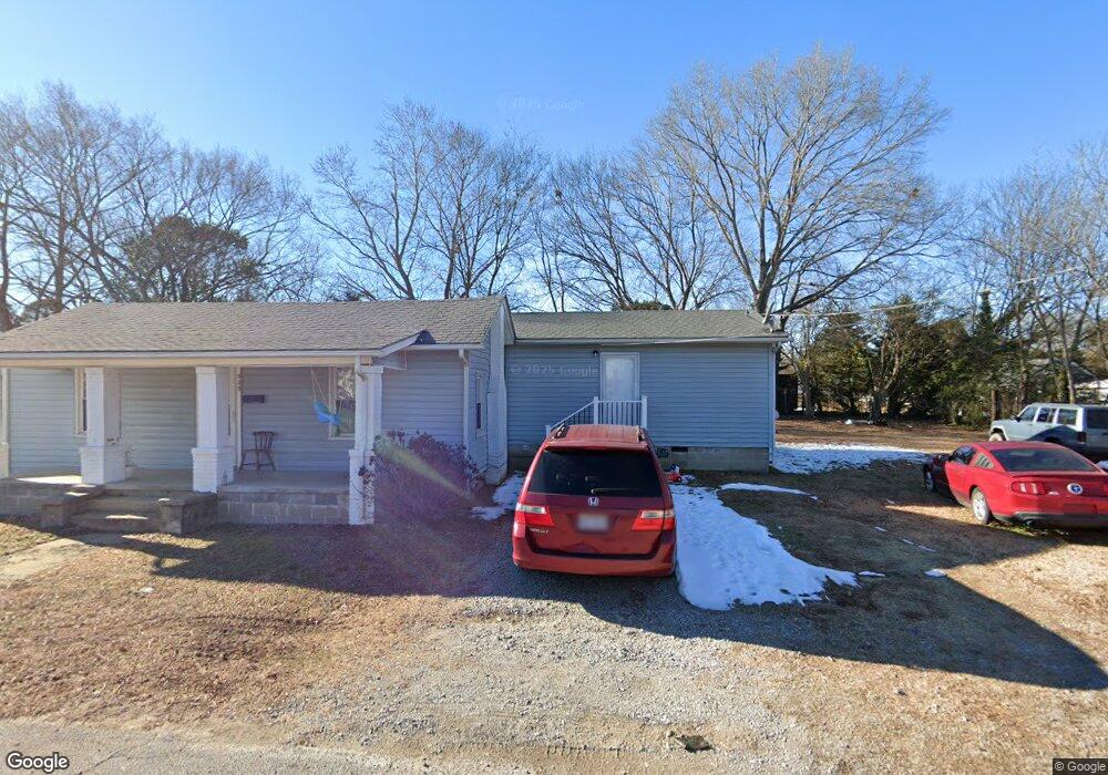 927 Burton St, Roanoke Rapids, NC 27870 - photo 1