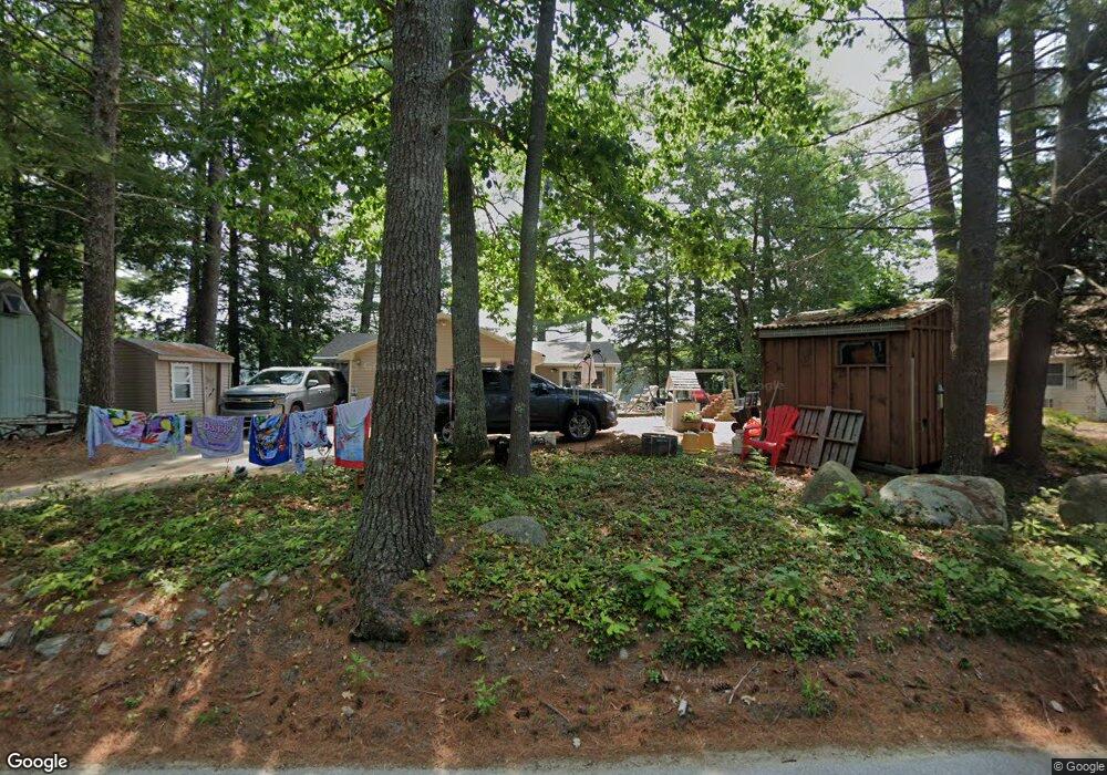 40 W Shore Dr, Raymond, NH 03077 - photo 1