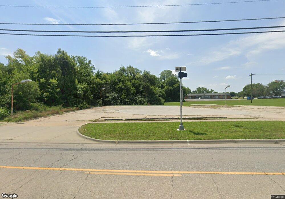 141 SW 37th St, Topeka, KS 66611 - photo 1